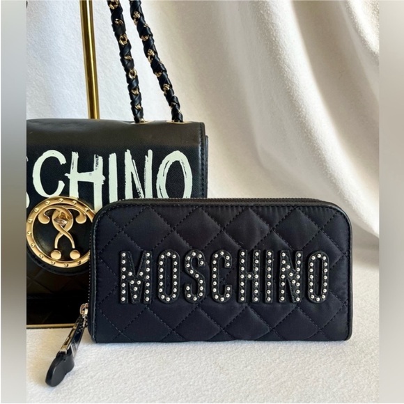 New Moschino Studded Logo Quilted
Fabric Zip Around Wallet. 100% Authentic - Picture 4 of 9